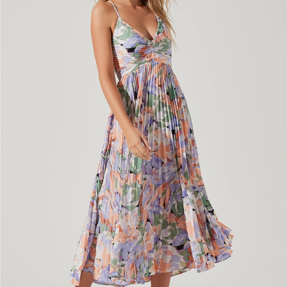 Astr the Label Blythe floral plisse midi dress